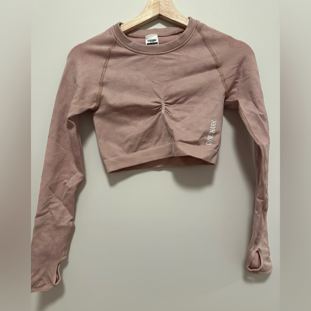 NWOT gym shark cropped long sleeve